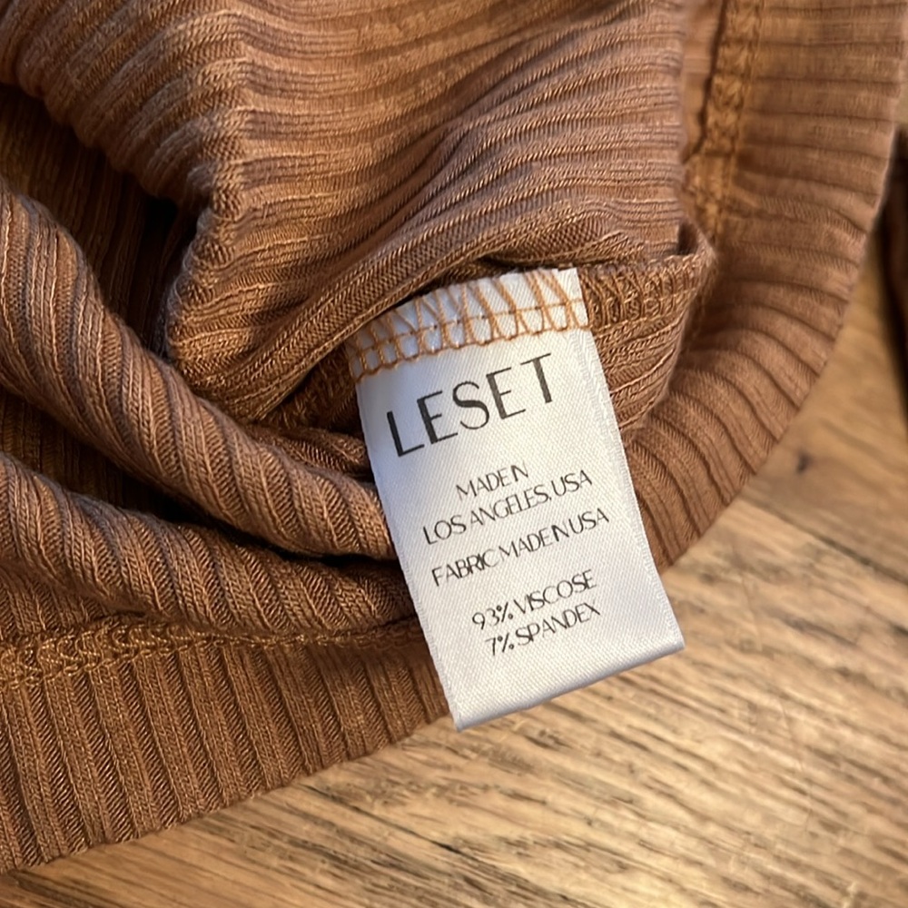 Tan Ribbed Button-Up Crop Top - Picture 9 of 10